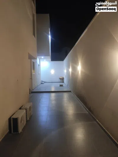فيلا من 3 طوابق للبيع صلاح الدين حي زهور 4