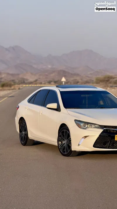 Toyota Camry SE 4