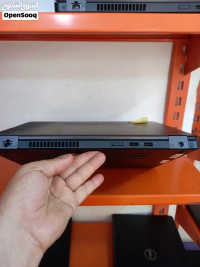المعالج كور اي 7 الجيل 7 . dell المعالج من فئة HQ . الهارد 256 SSD الرام 8 حجم الشاشة 14 2