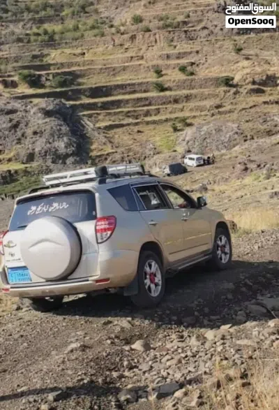 Toyota RAV 4 Limited 4