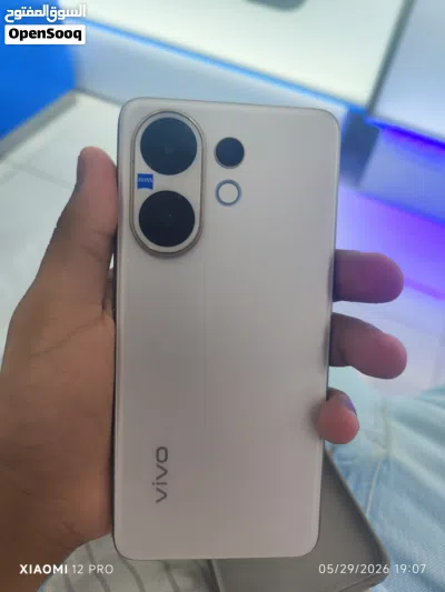vivo v60 smooth and clean 4