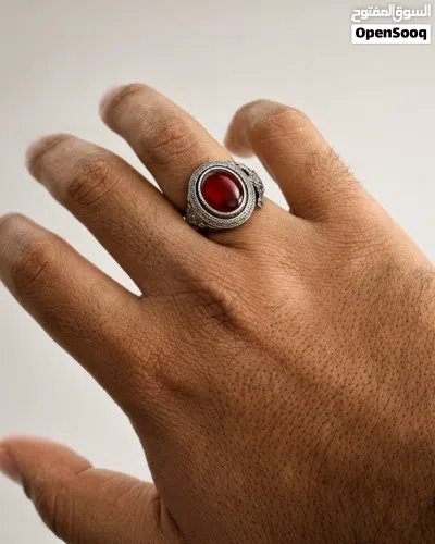 خاتم رجالي فضة عقيق يماني أحمر بتصميم الخنجر العُماني Luxury Silver Ring with Omani Khanjar 2