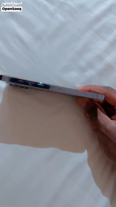 آيفون 13 برو مكس للبيع حاله ممتازه 128 قيقا 3