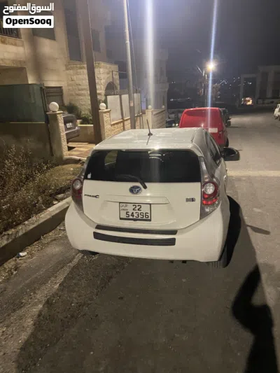 Toyota Prius Prius C 2