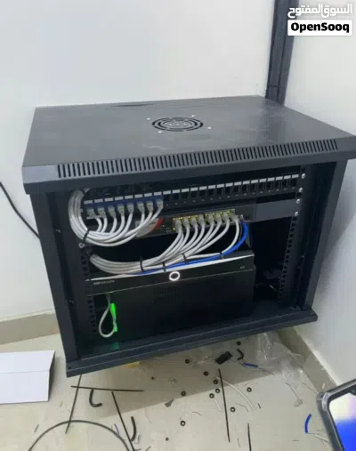 فني شبكات انترنت وكاميرات 3