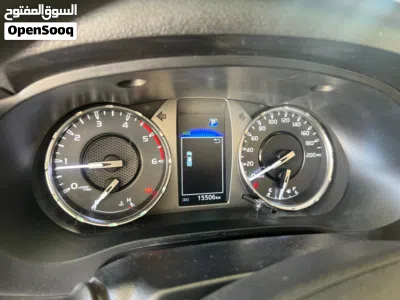 Toyota Hilux DLX 3