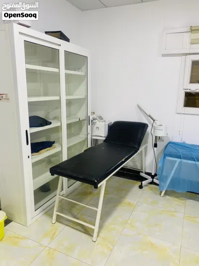 حجرتين جلدية وتجميل وعناية بالبشره للإيجار داخل عيادة 2