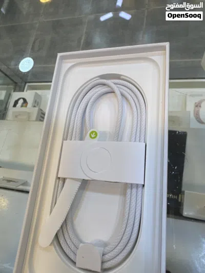 iPhone 17 pro 256Gb وارد الشرق الأوسط غير مستخدم نهاياً ولا شحنه مشحون فقط مفتوح من الكروتونه 2
