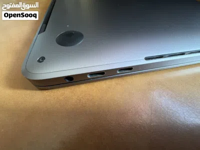 Mac book pro 2018 16 ram 15.6in 4