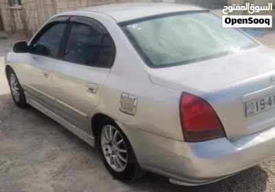 Hyundai Elantra SE 3