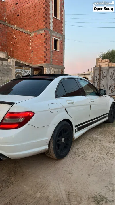 مرسيدس بنز الفئة-C C 350 4