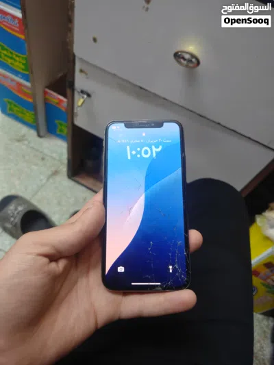 ايفون XS جهاز تجي تفحص تاخذ بيه مجال قيم او اخذ 2