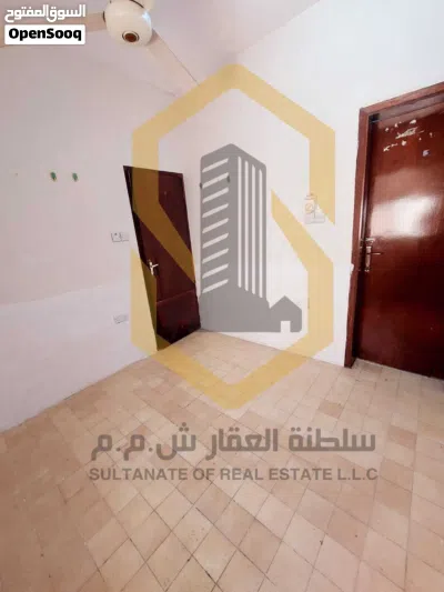 غرفة مع حمام خاص للشباب العمانيين في الخوض بالقرب من شارع نماء / الوصف مهم 4