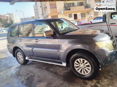 Mitsubishi Pajero GLS 4