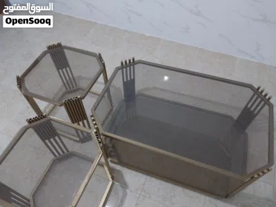 طاولات زجاجي محكم ذات منظر مميز 2