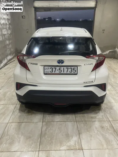 Toyota C-HR LUX 4