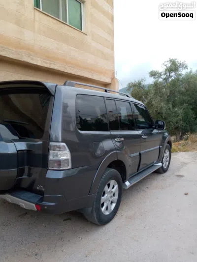 Mitsubishi Pajero GLS 2