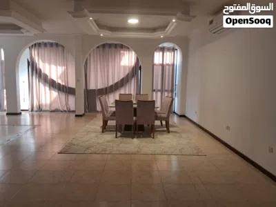 طاولة طعام فخمه و أنيقة مع 8 كراسي للبيع 2