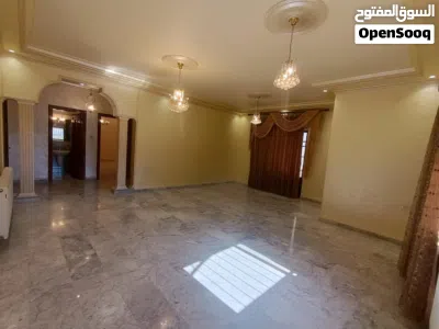 شقة * مميزة * 3نوم * 208م * قرب الخدمات * موقع مميز * المدينة الرياضية 2