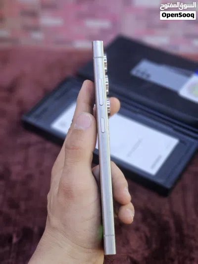 S24Ultra للبيع بسعر حررق مع لكرتونه وشاحن الاصلي وكفر ولاصق 3