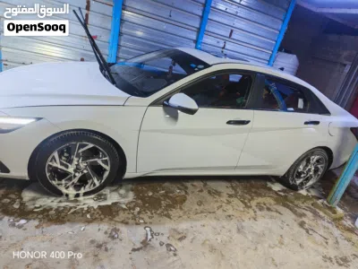 Hyundai Elantra Limited 4