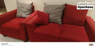 كنب للبيع خمري مع طاولة طعام خمري مع كفر 3