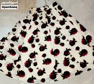 black shirt with beautiful white skirt with pink rosea 2