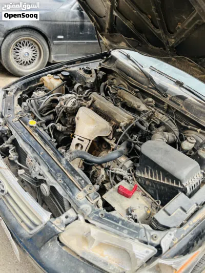 Toyota Camry E 2
