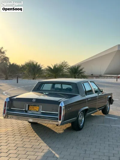 Cadillac Fleetwood 4