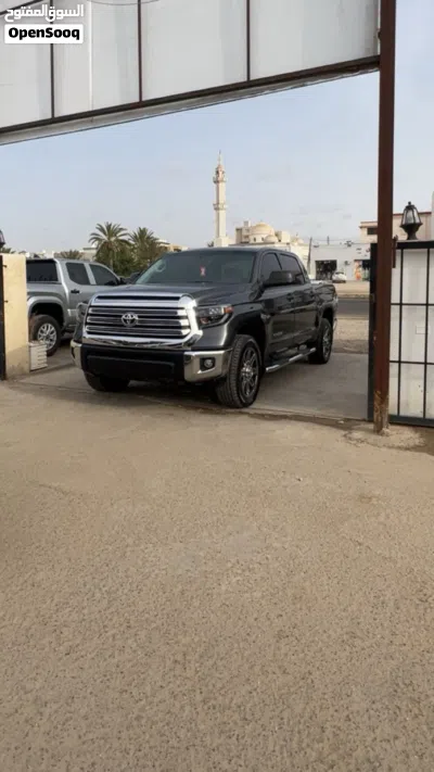 Toyota Tundra SR5 3