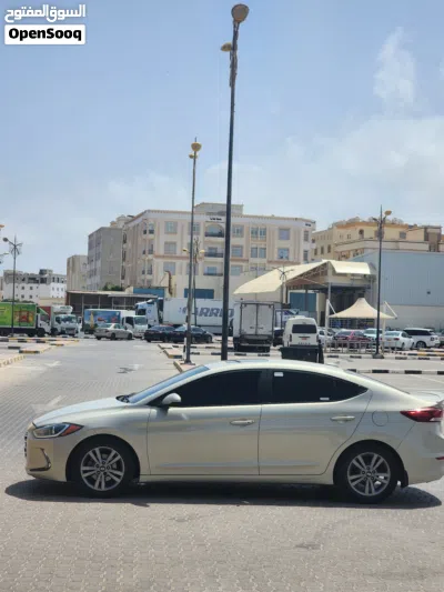 Hyundai Elantra Limited 4