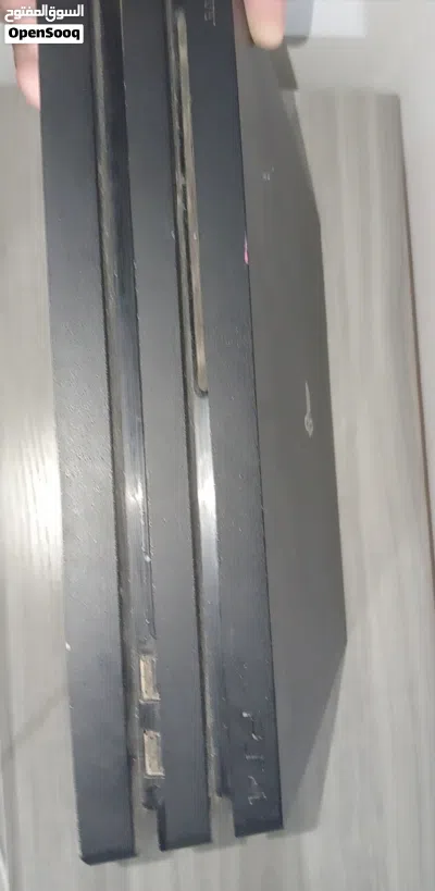 بلاي ستيشن 4 برو للبيع (ps4 pro ) 3