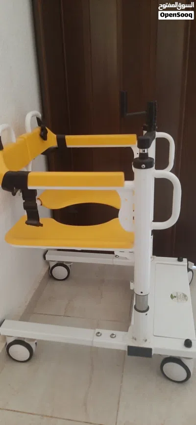 كرسي حمّام/تواليت متحرك لكبار السن وذوي الاحتياجات الخاصة (Shower Commode Chair 2