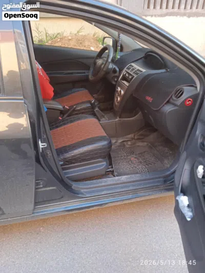 Toyota Yaris S 2