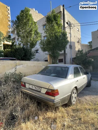 مرسيدس بنز الفئة-E E 200 2