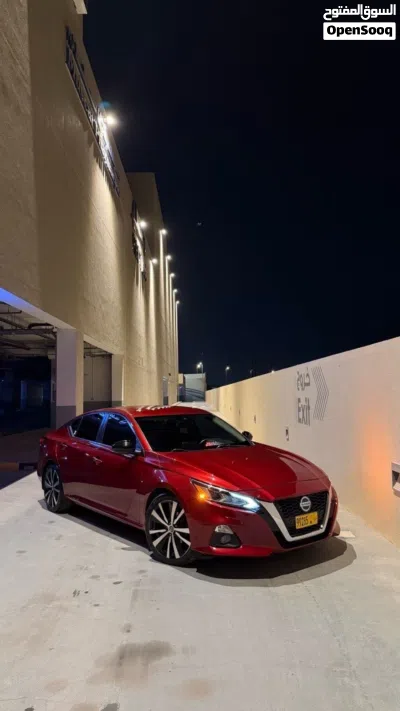 Nissan Altima SR 2