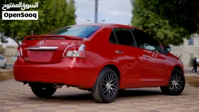 Toyota Yaris E 4