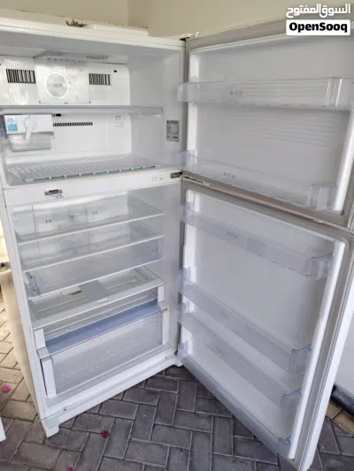 LG refrigerator very good condition 3