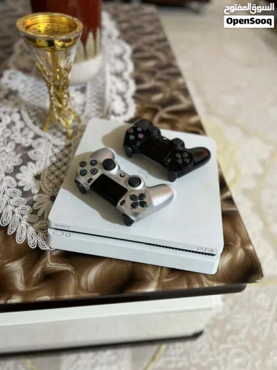بلاي ستيشن4 نضيف للبيع استعمال علي نضافه 3