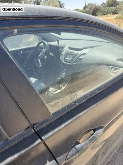 Hyundai Elantra Standard 4