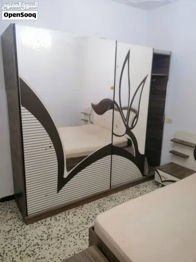 غرفة نوم ومكتبة للبيع عين زارة 3