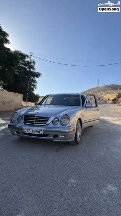 مرسيدس بنز الفئة-E E 240 2