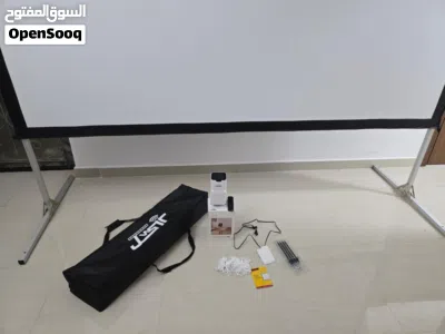 120 inch screen with projector شاشة عرض سينمائية 120 بوصة مع بروجكتور 2