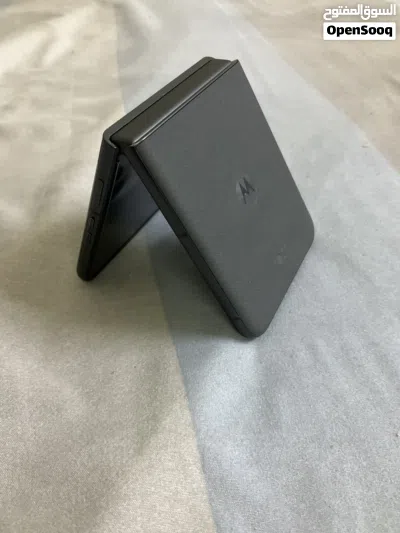 Motorola razr 50 4