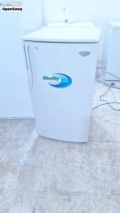 بيع ثلاجه شارب 8 قدم مكتب بحاله ممتازه جدا مع التوصيل والكفاله 2
