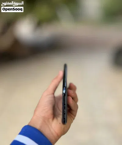 11برو محلي مش مفتوح نضيف هاتف خالي من عيوب اتصل عل رقم للوطا 4