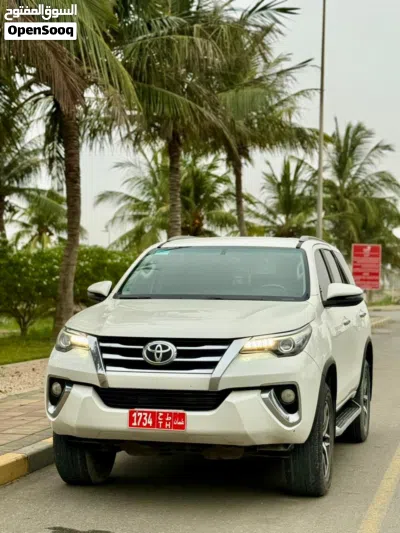 Toyota Fortuner Standard 3