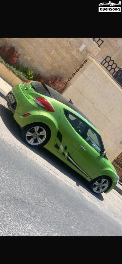 Hyundai Veloster Sport 4
