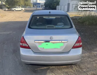 Nissan Tiida 4