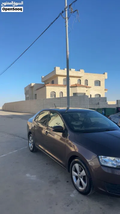 Skoda Rapid Standard 2